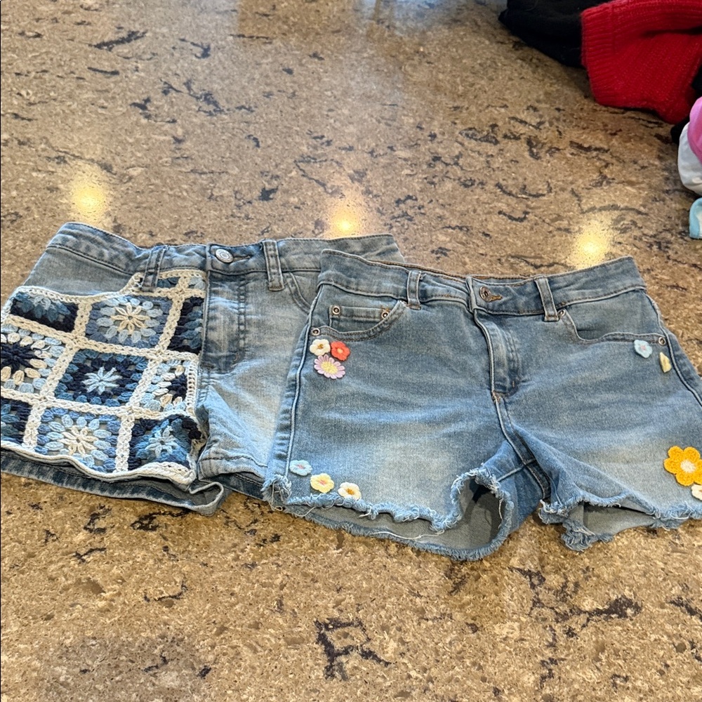 Hippie Girl Size 10 and Tractor Size 12 Girls Shorts